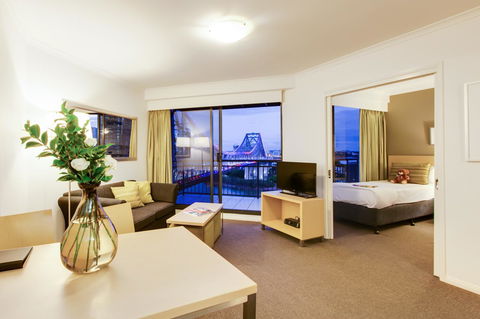 Oakwood Hotel & Apartments Brisbane - Accommodation Main Beach 6