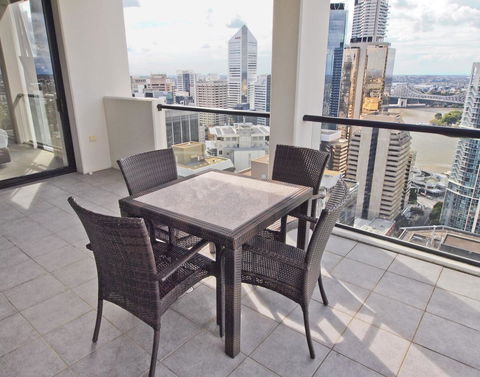 Oaks Brisbane River City Suites - Accommodation Main Beach 7