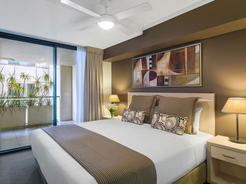 Oaks Brisbane River City Suites - Accommodation Main Beach 6