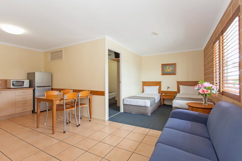 Windmill Motel & Events Centre - Accommodation Main Beach 2