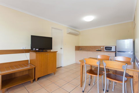 Windmill Motel & Events Centre - Accommodation Main Beach 1
