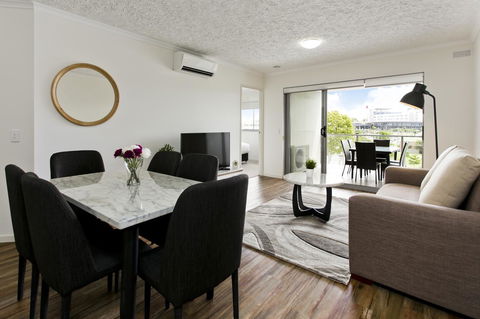 Arise Princess Regent Apartments - Accommodation Main Beach 11