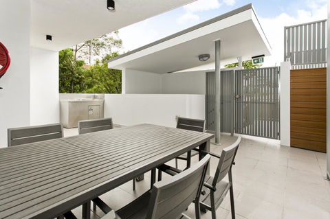 Arise Princess Regent Apartments - Accommodation Main Beach 13