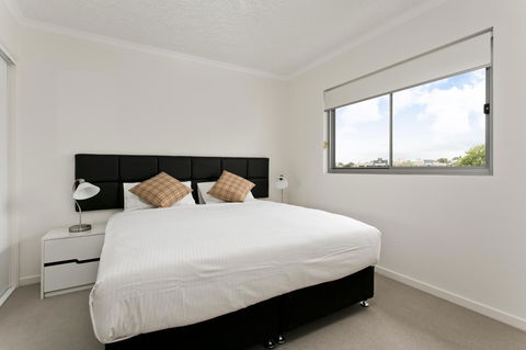 Arise Princess Regent Apartments - Accommodation Main Beach 12