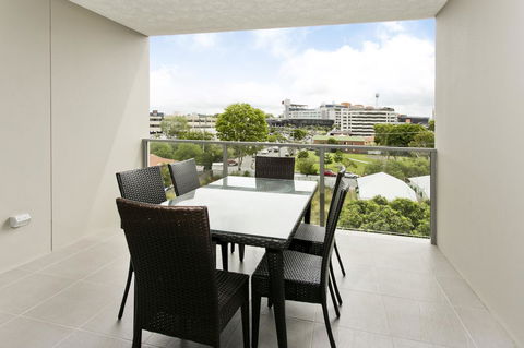 Arise Princess Regent Apartments - Accommodation Main Beach 10