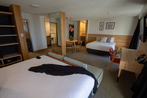 The Island Gold Coast - Accommodation Main Beach 10