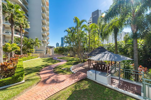 The Meriton Apartments On Main Beach - Accommodation Main Beach 39