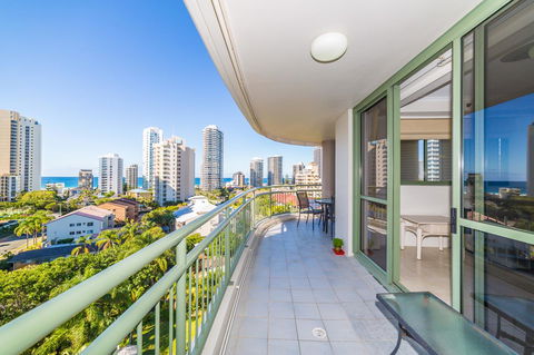 The Meriton Apartments On Main Beach - Accommodation Main Beach 10
