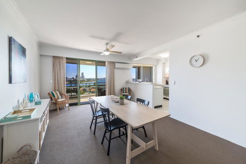 The Meriton Apartments On Main Beach - Accommodation Main Beach 14
