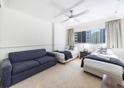The Meriton Apartments On Main Beach - Accommodation Main Beach 17
