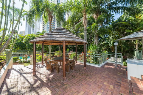 The Meriton Apartments On Main Beach - Accommodation Main Beach 40