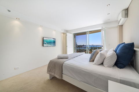 The Meriton Apartments On Main Beach - Accommodation Main Beach 5