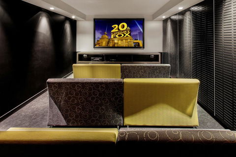 Code Apartments - Accommodation Main Beach 30