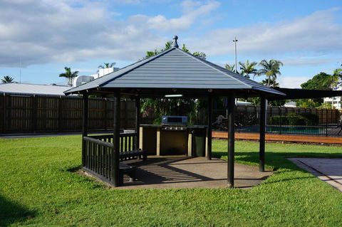 YAL Cairns - A Motel That Makes A Difference - Accommodation Main Beach 7
