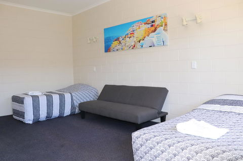 YAL Cairns - A Motel That Makes A Difference - Accommodation Main Beach 23