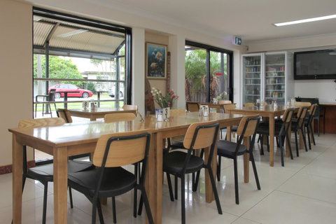 Novena Palms Motel - Accommodation Main Beach 27