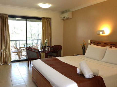 Novena Palms Motel - Accommodation Main Beach 17