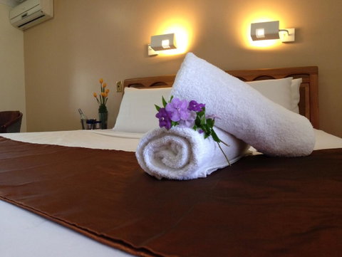 Novena Palms Motel - Accommodation Main Beach 15