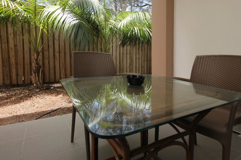 Novena Palms Motel - Accommodation Main Beach 3