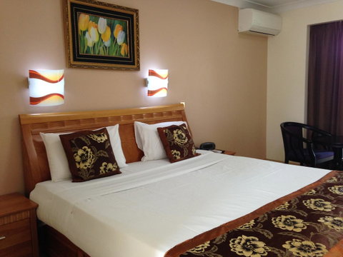 Novena Palms Motel - Accommodation Main Beach 10