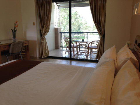 Novena Palms Motel - Accommodation Main Beach 14