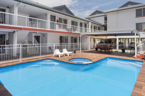 Sunshine Beach Resort - Accommodation Main Beach 0