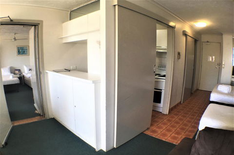 Equinox Resort - Accommodation Main Beach 10