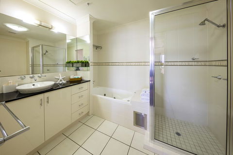 Jack And Newell Holiday Apartments - Accommodation Main Beach 29