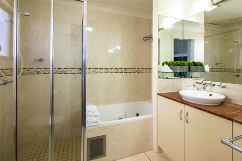 Jack And Newell Holiday Apartments - Accommodation Main Beach 37