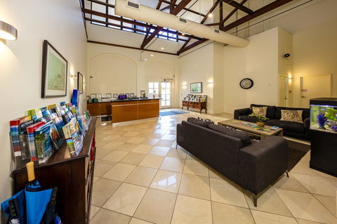 Jack And Newell Holiday Apartments - Accommodation Main Beach 18