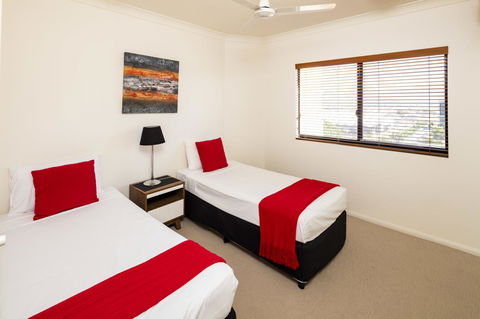 Jack And Newell Holiday Apartments - Accommodation Main Beach 21