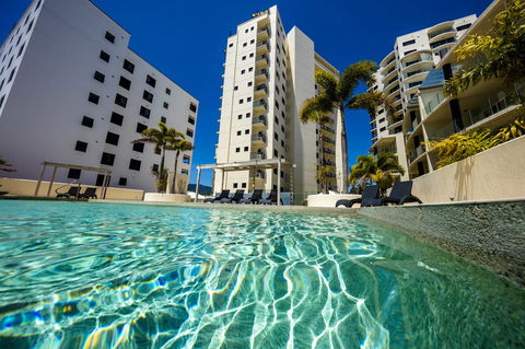 Jack And Newell Holiday Apartments - Accommodation Main Beach 2