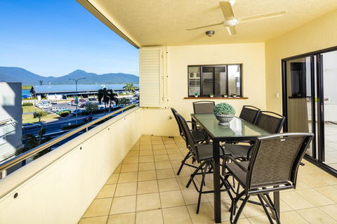 Jack And Newell Holiday Apartments - Accommodation Main Beach 20