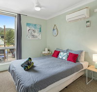 Location 2BR Town View Unit in Centre of Airlie. - Accommodation Main Beach