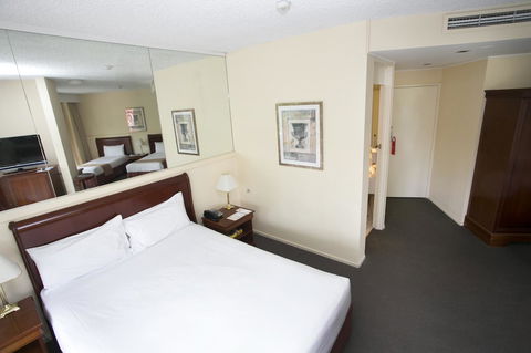 Madison Tower Mill Hotel - Accommodation Main Beach 9