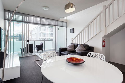 Oxygen Apartments - Accommodation Main Beach 13