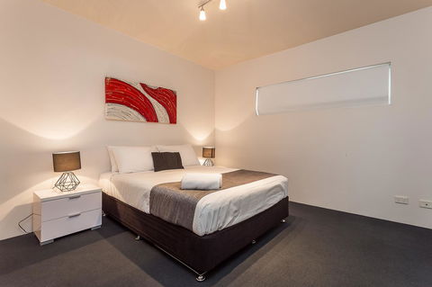 Oxygen Apartments - Accommodation Main Beach 22