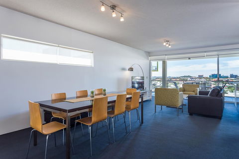 Oxygen Apartments - Accommodation Main Beach 6