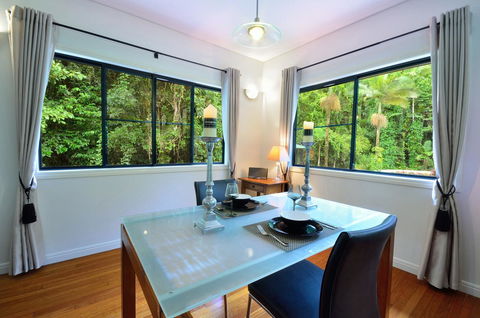 Misty Mountains Rainforest Retreat - Accommodation Main Beach 11