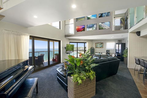 Burleigh Esplanade Apartments - Accommodation Main Beach 26