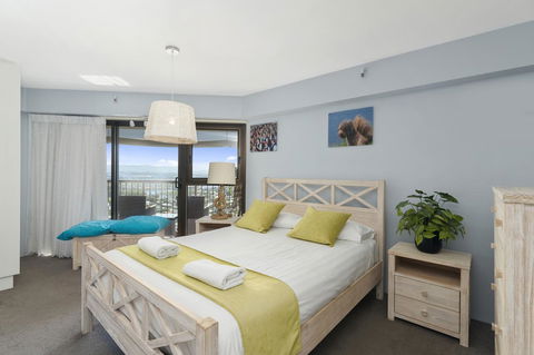 Burleigh Esplanade Apartments - Accommodation Main Beach 17