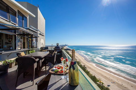 Burleigh Esplanade Apartments - Accommodation Main Beach 10