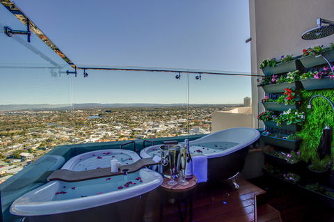 Burleigh Esplanade Apartments - Accommodation Main Beach 8