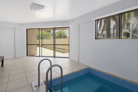 Burleigh Esplanade Apartments - Accommodation Main Beach 23
