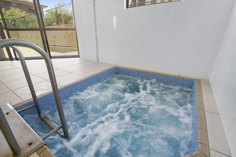 Burleigh Esplanade Apartments - Accommodation Main Beach 22