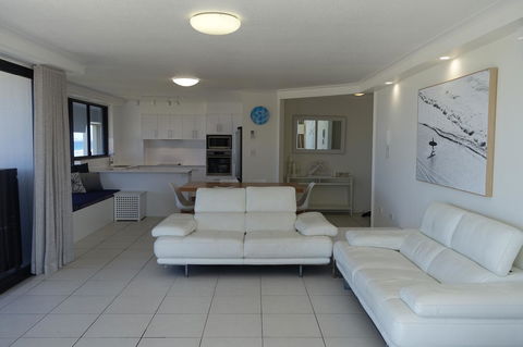 Spindrift On The Beach - Absolute Beachfront - Accommodation Main Beach 6