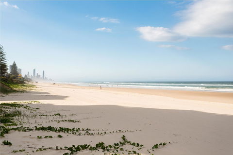 Spindrift On The Beach - Absolute Beachfront - Accommodation Main Beach 21