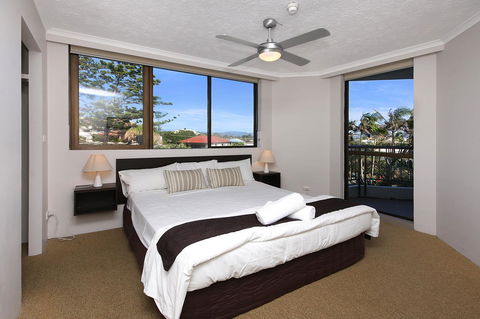 Spindrift On The Beach - Absolute Beachfront - Accommodation Main Beach 29