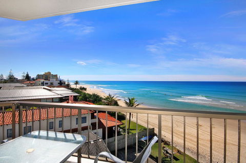 Spindrift On The Beach - Absolute Beachfront - Accommodation Main Beach 15