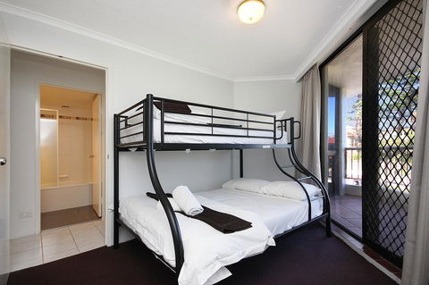 Spindrift On The Beach - Absolute Beachfront - Accommodation Main Beach 31